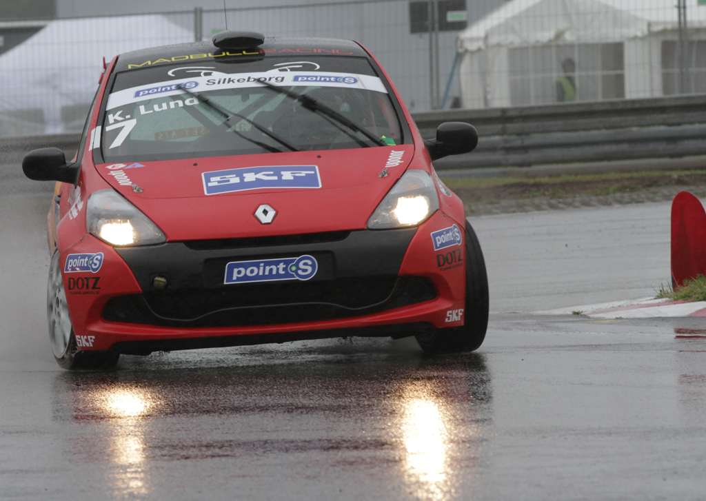 Kim Lund på vej rundt på en våd Padborg Park
(Foto: Motorsporten.dk)